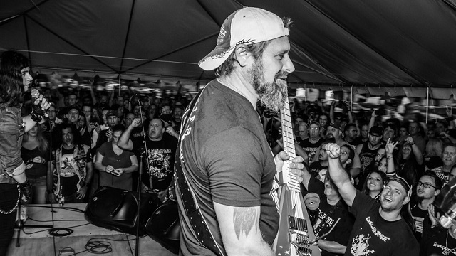 Bobby Gustafson shredding guitar solo
